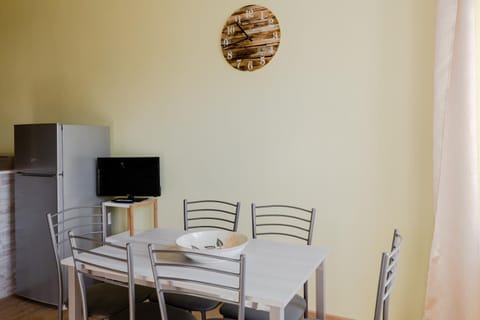 Le Rondini Apartment, 5 persone, 2 balconi, Policlinico Tor Vergata e Casilino Apartment in Rome