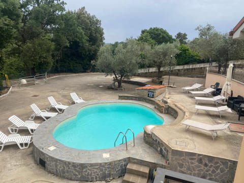 Spring, Natural landscape, Garden, Garden view, Pool view, Swimming pool, sunbed