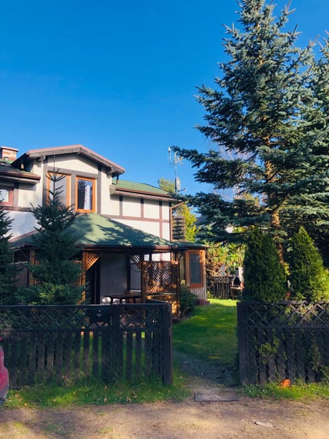 Property building, BBQ facilities, Garden, Garden, Balcony/Terrace, Balcony/Terrace, Garden view, Quiet street view, Inner courtyard view