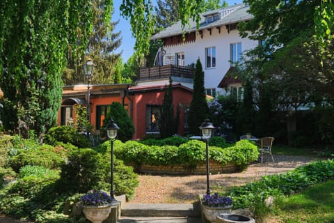 Garden, Garden view