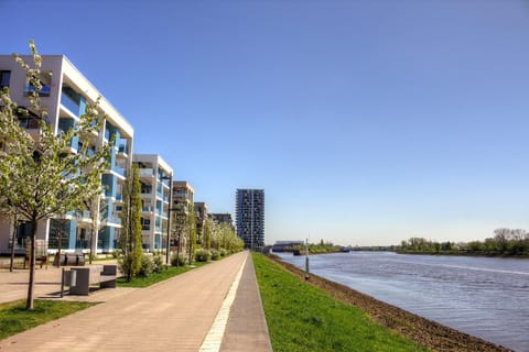 Property building, Neighbourhood, River view