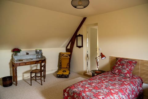 Seating area, Bedroom, Landmark view