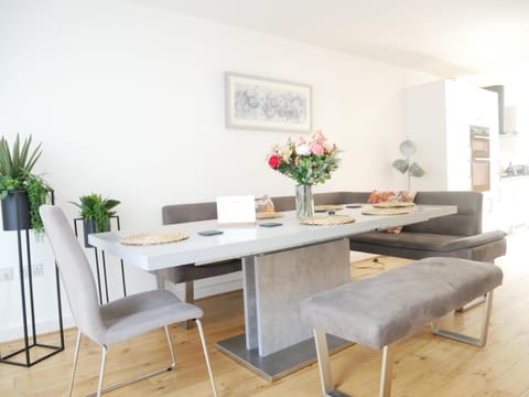 The Kipling Inn, 4 - Bed, Sleeps 7, Pets Welcome House in England