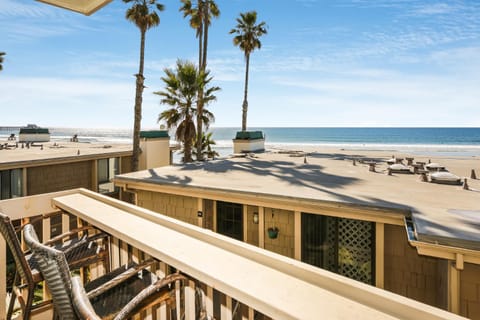 E112 - Skeen's Beachfront House in Oceanside