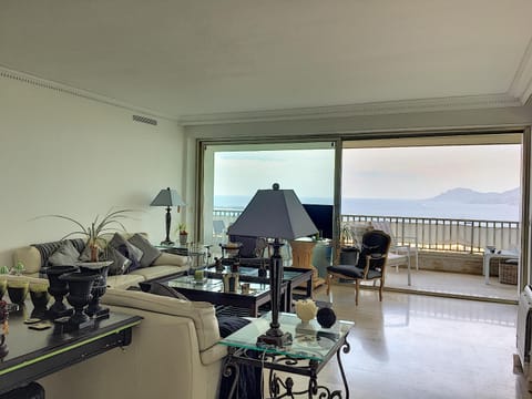 FRGK "Semiramis Prestige vue mer & piscine" Apartment in Cannes