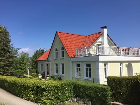Property building, Day