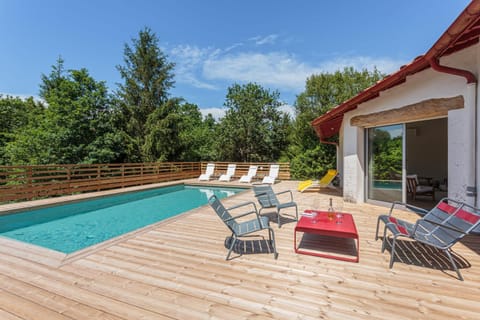 LANDAGAINA Villa with heated pool and garden Guethary close to Biarritz House in Bidart