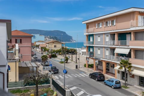 Conero Sea Loft Apartment in Marcelli