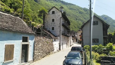 Property building, Facade/entrance