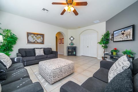 4970PMS - Don Caster Home (B) House in Poinciana