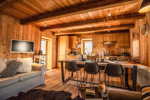 HelloChalet - Chalet D'Alpage Larose - a wild back mountain escape, large sunny garden and Matterhorn views Chalet in Valtournenche