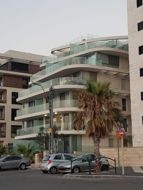 PENTHOUSE 3BR + RooF TOP + PARKING - ON THE BEACH Condo in Haifa