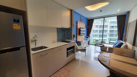 Kitchen or kitchenette, Communal kitchen