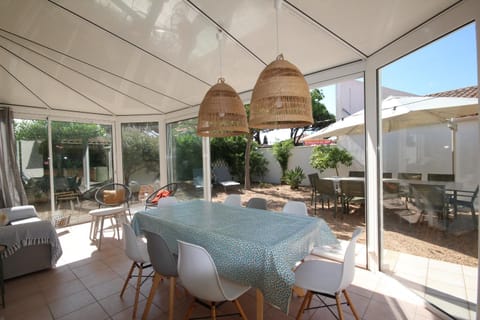 Adorable maison de vacances plain pied au coeur de la station et proche des plages 4 chambres jardin LXDUNE1 Villa in Portiragnes