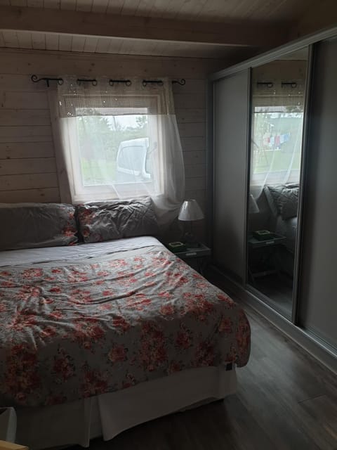 Nellies Log Cabin Cabin in Longford