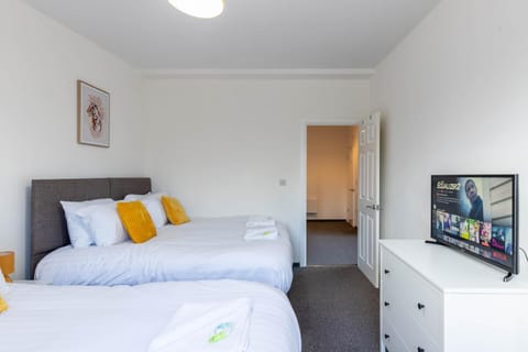 The Eldern - Spacious, Netflix, free Parking, close to A1 Apartment in Huntingdonshire District