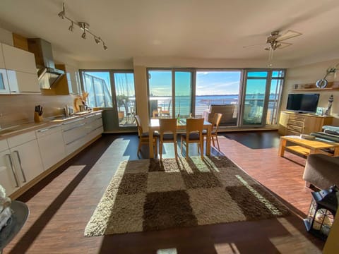 Natural landscape, Kitchen or kitchenette, Living room, Seating area, Dining area, Sea view, minibar, stove