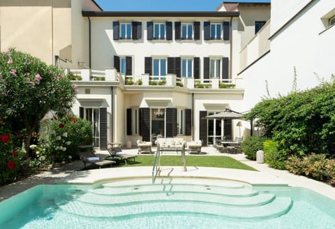 Property building, Swimming pool