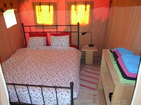 Camping Les 3 Cantons - Glamping tente - Tentensuite Luxury tent in Saint-Antonin-Noble-Val