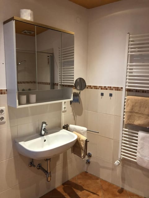 Wein und Gästehaus Hüls Bed and Breakfast in Cochem-Zell