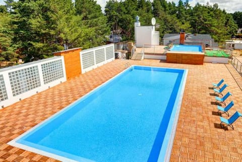 Swimming pool, Swimming pool