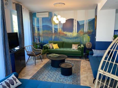 TV and multimedia, Living room