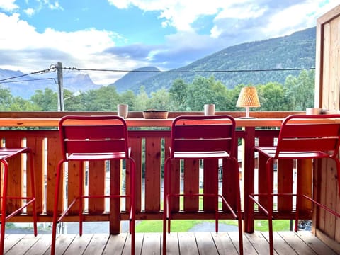 Patio, Spring, Day, Natural landscape, View (from property/room), Balcony/Terrace, Dining area, Mountain view