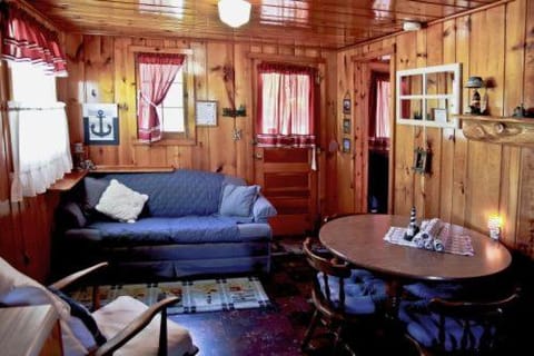 Cabin #8 - Mackinac Point cabin House in Carp Lake