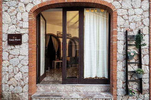 Casa Pirri Apartment in Castelmola
