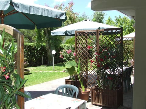 Garden, Dining area