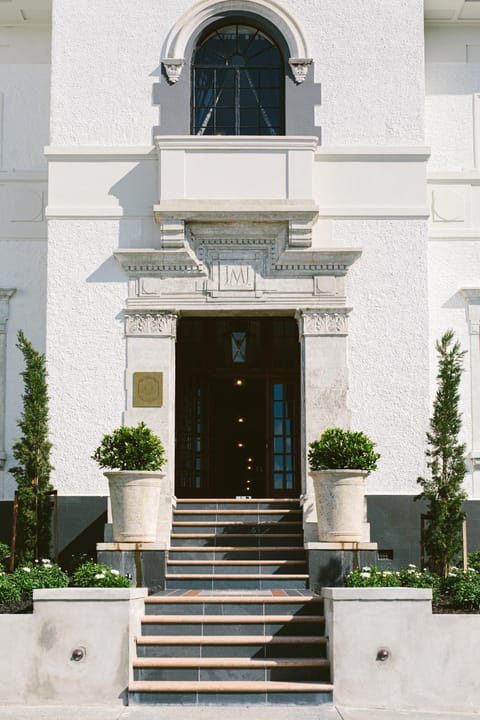 Facade/entrance