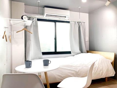 Bed, Photo of the whole room, Seating area, Bedroom, air conditioner