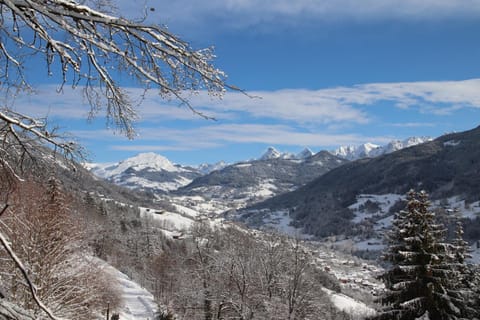 Nearby landmark, Natural landscape, Winter, Mountain view