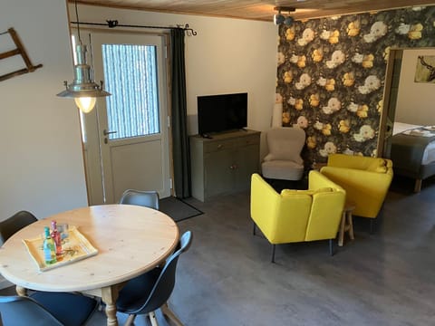 Living room, Photo of the whole room, Seating area