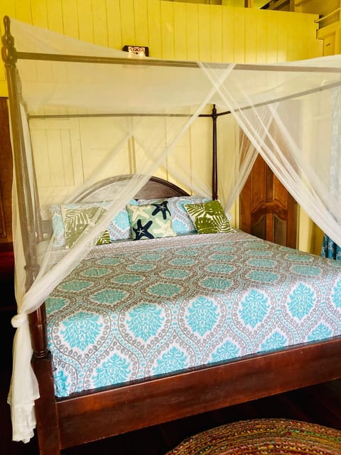 Dolphin Bay Hideaway Bed and Breakfast in Bocas del Toro Province