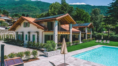 House & Pool Condo in Mergozzo