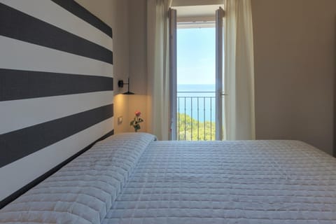 Bed, Photo of the whole room, Bedroom, Sea view