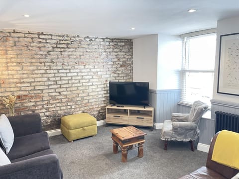 Property building, TV and multimedia, Living room