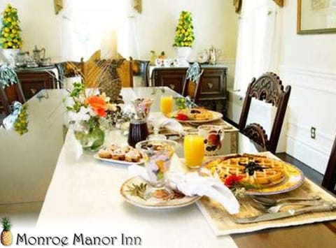Monroe Manor Inn Übernachtung mit Frühstück in South Haven
