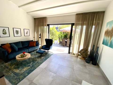 Welcome in - Vakantiehuis met ruime zonnige tuin I Lepelblad 44, Nieuwvliet-Bad Apartment in Zeeland, Netherlands