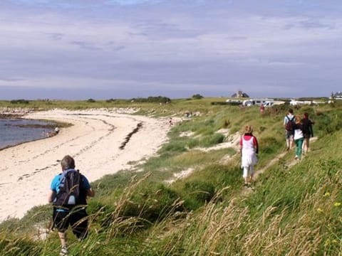 Maison 3 étoiles avec jardin clos, à 800 m de la plage, proche port de Saint-Sauveur, Île-Grande - FR-1-542-22 House in Brittany