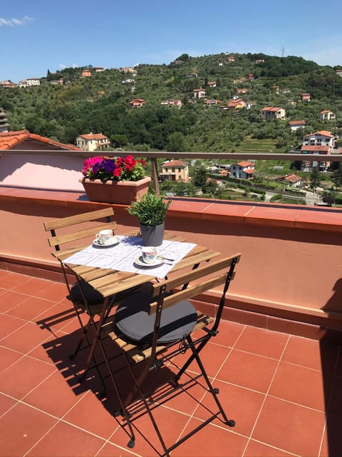 Balcony/Terrace, Mountain view