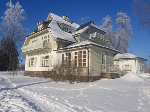 Property building, Winter