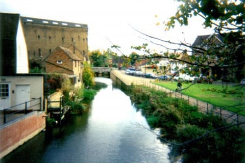 River View House St Neots - Navigation Wharf House in Huntingdonshire District