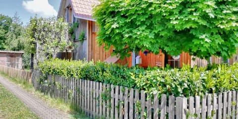 Facade/entrance, Garden