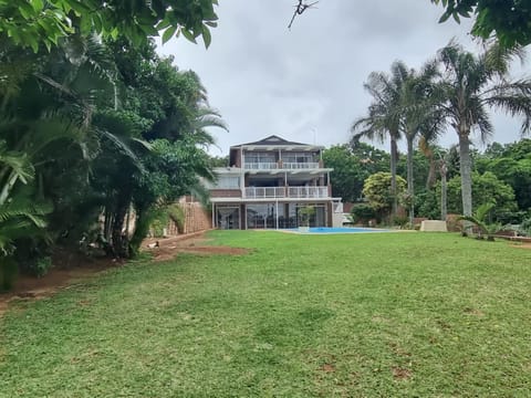 Ballito Clarke Bay Beach House - family holiday letting House in Dolphin Coast