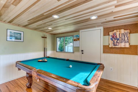 Sea Spray Chalet House in Oregon