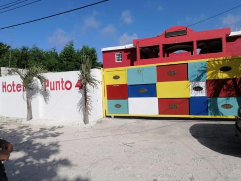 Hotel Punto4 Hostel in Punta Cana