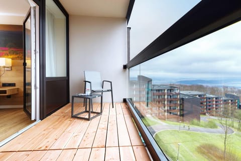 Balcony/Terrace, Mountain view