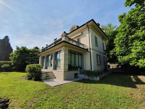 Property building, Facade/entrance, Off site